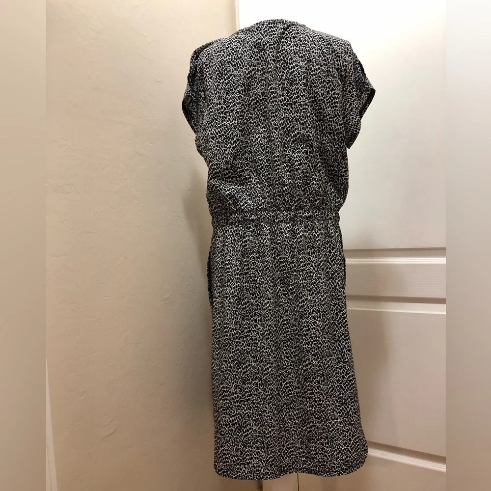 NWT Talbots short sleeve midi dress. Length 40” armpit/armpit 20”, shoulders 15”